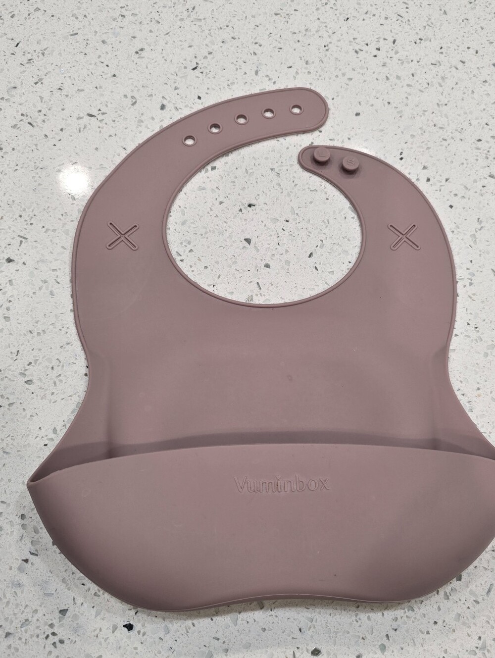 Vuminbox Silicone Baby Bib with Catch Pocket